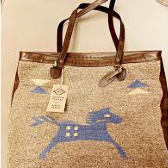ISO MZ FAIR TRADE MZ MADE SUNDANCE CATALOG WILD HORSES TOTE ***DO NOT BUY*** - Picture 2 of 4